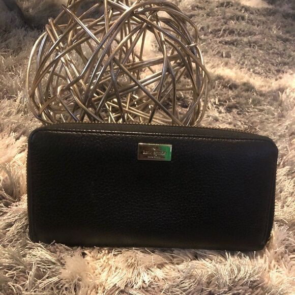 Kate spade wallet  - Picture 1 of 5